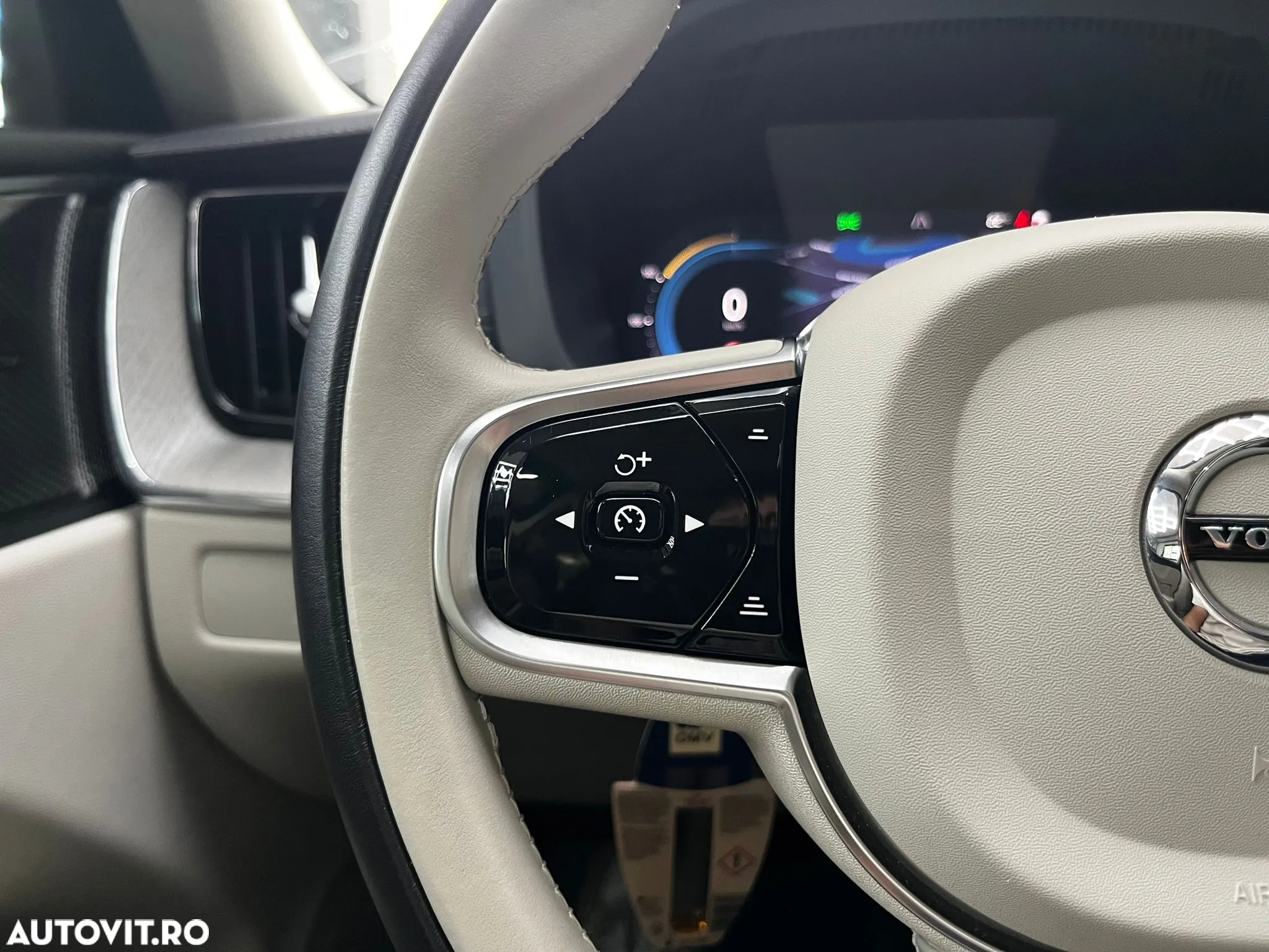 Volvo XC 60 B5 MHEV AT8 AWD Inscription - 19