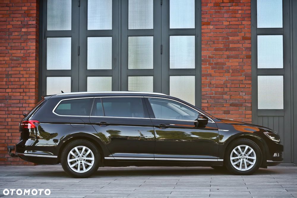 Volkswagen Passat Variant 2.0 TDI SCR 4Motion DSG Highline - 17