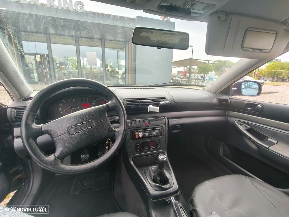 Audi A4 Avant 1.8 Confort - 5