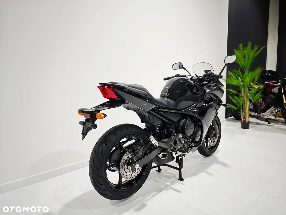 Yamaha XJ - 9