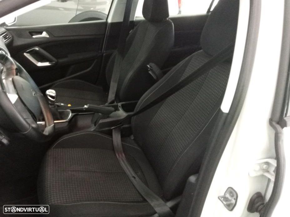 Peugeot 308 1.5 BlueHDi Business Line - 4