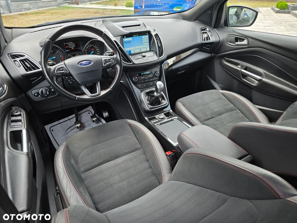 Ford Kuga 2.0 TDCi 2x4 ST-Line - 19