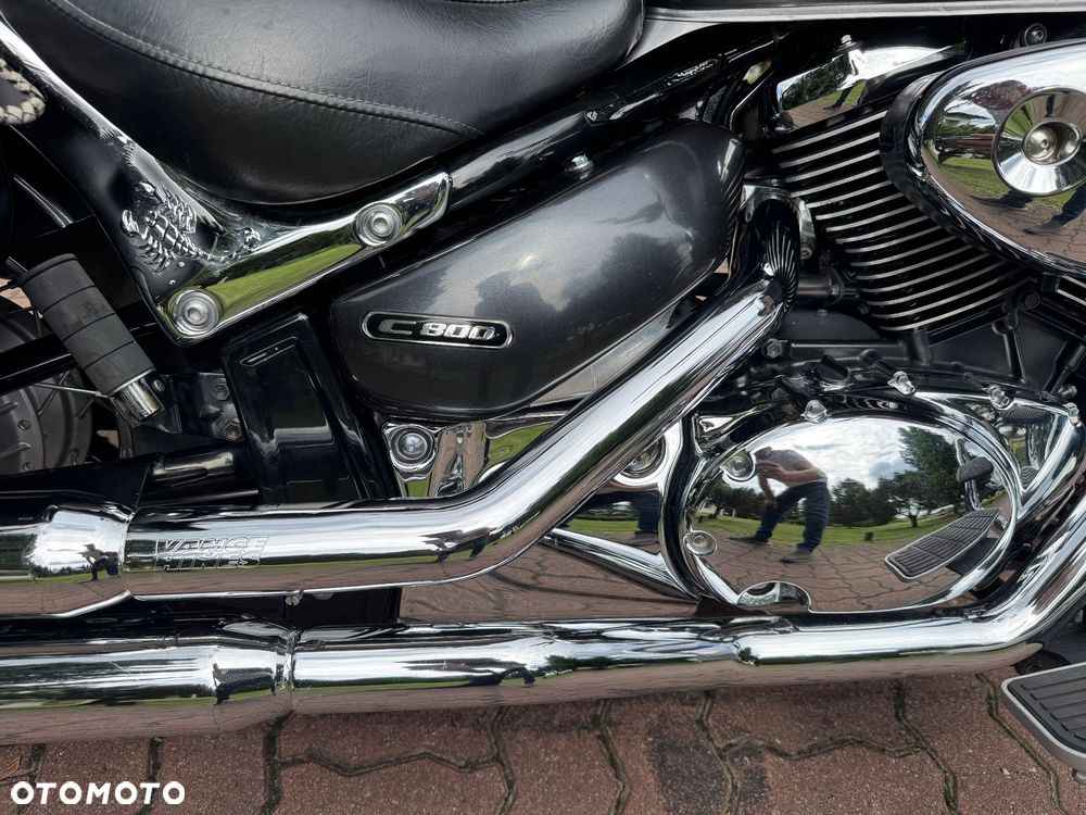 Suzuki Intruder - 10