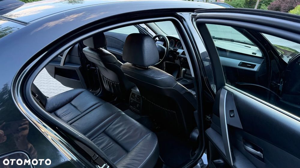 BMW Seria 5 525d - 9