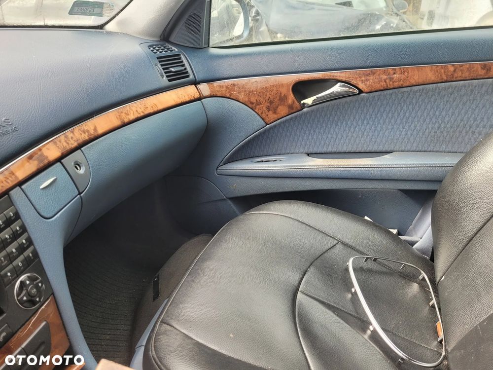 Części- Mercedes W211 Daimlerchrysler e 240 Rok 2003 Pojemność 2597  Moc 130 kw Benzyna - 9