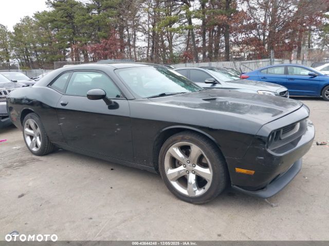 Dodge Challenger - 1