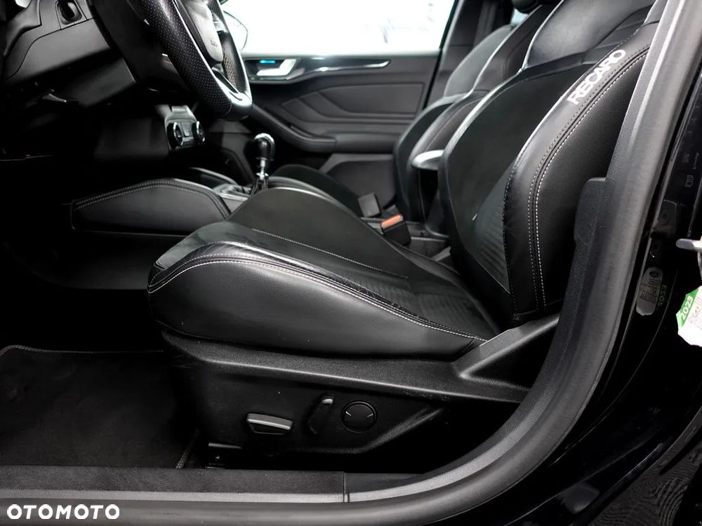 Ford Focus 2.0 EcoBlue ST - 15