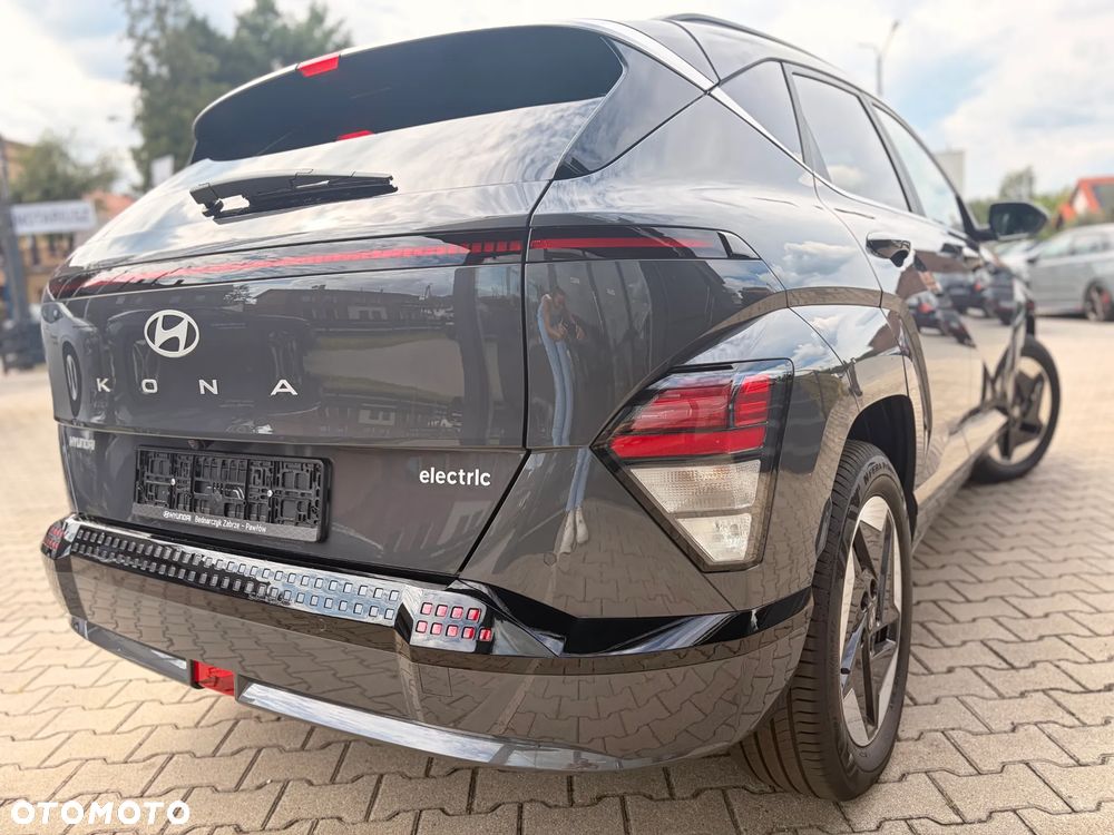 Hyundai Kona 65kWh Executive - 8