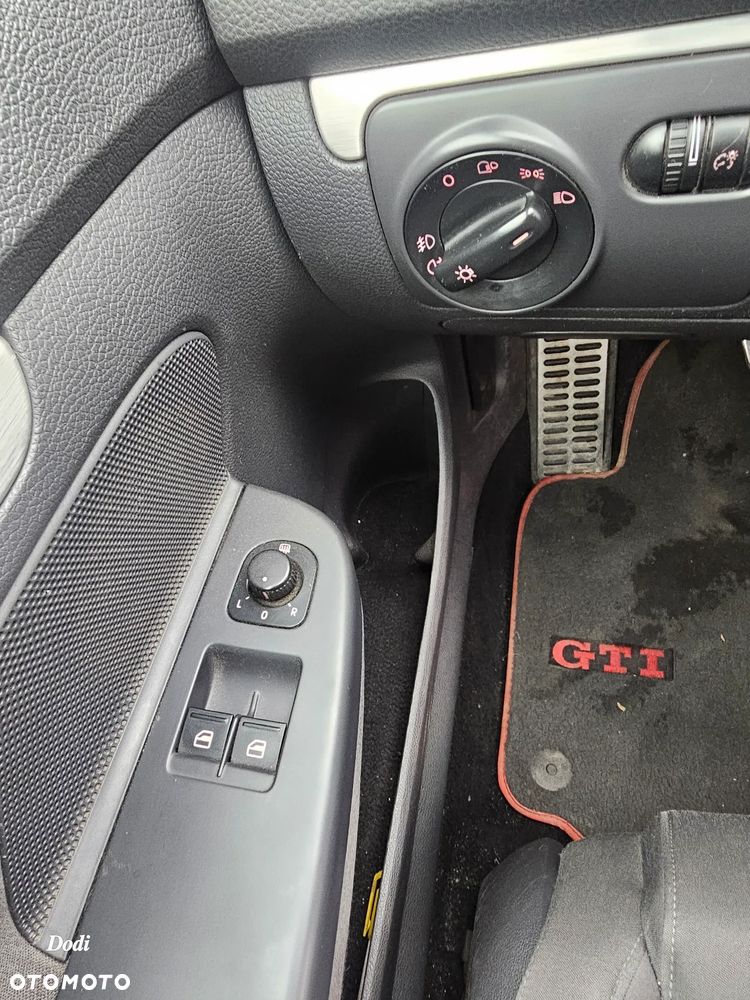 Volkswagen Golf - 22