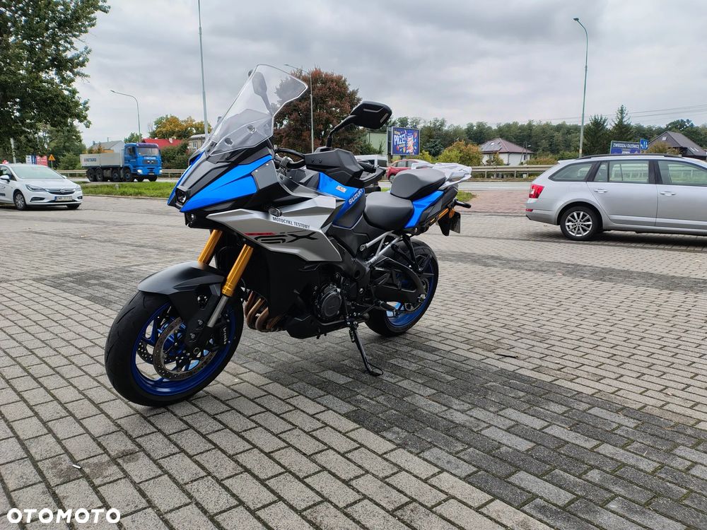 Suzuki GSX - 2