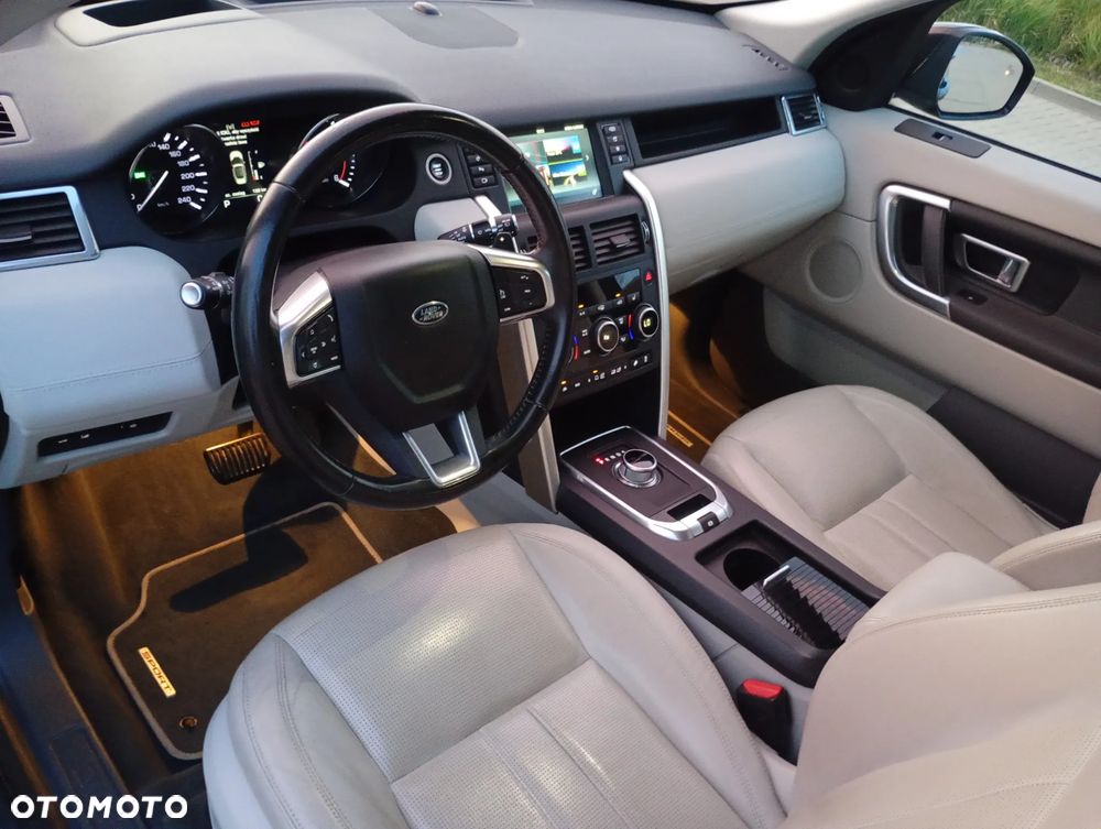 Land Rover Discovery Sport - 13