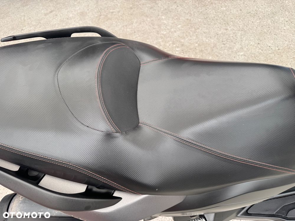 Yamaha X-max - 9