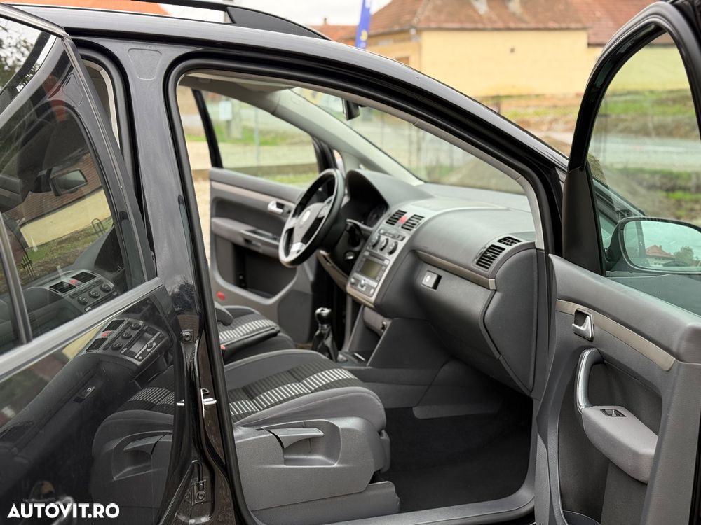 Volkswagen Touran 1.9 TDI DPF Blue Motion Highline - 6