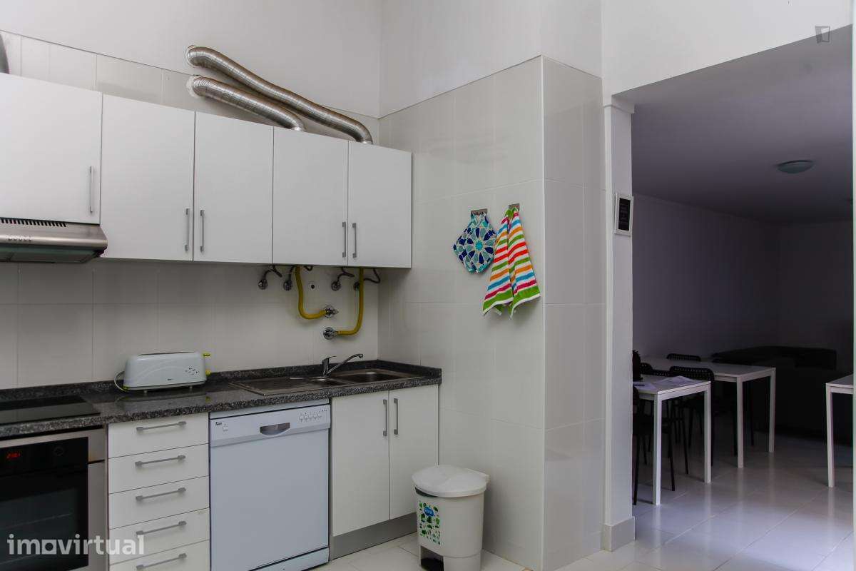 Quarto - localizado em Cidral Coimbra - Grande imagem: 3/42