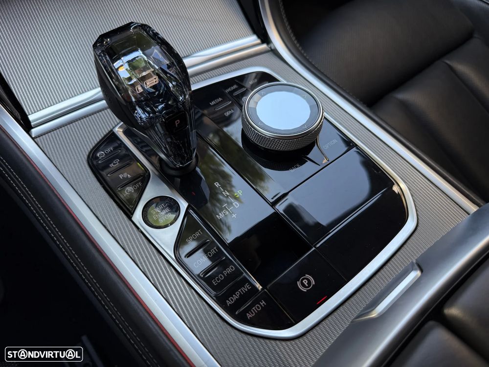 BMW 840 d xDrive Pack M - 16