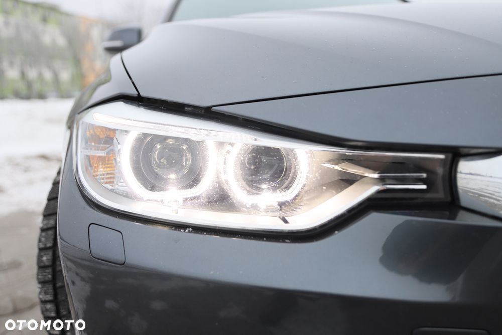 BMW Seria 3 320d Efficient Dynamics Sport Line - 17
