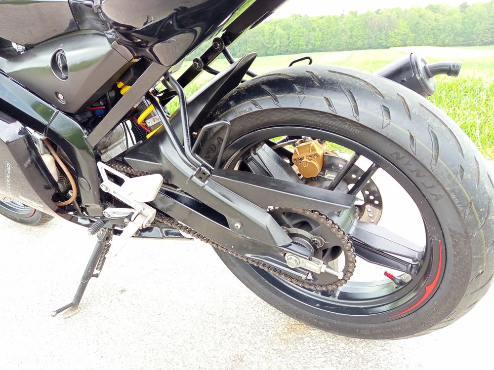 Yamaha TZR - 8