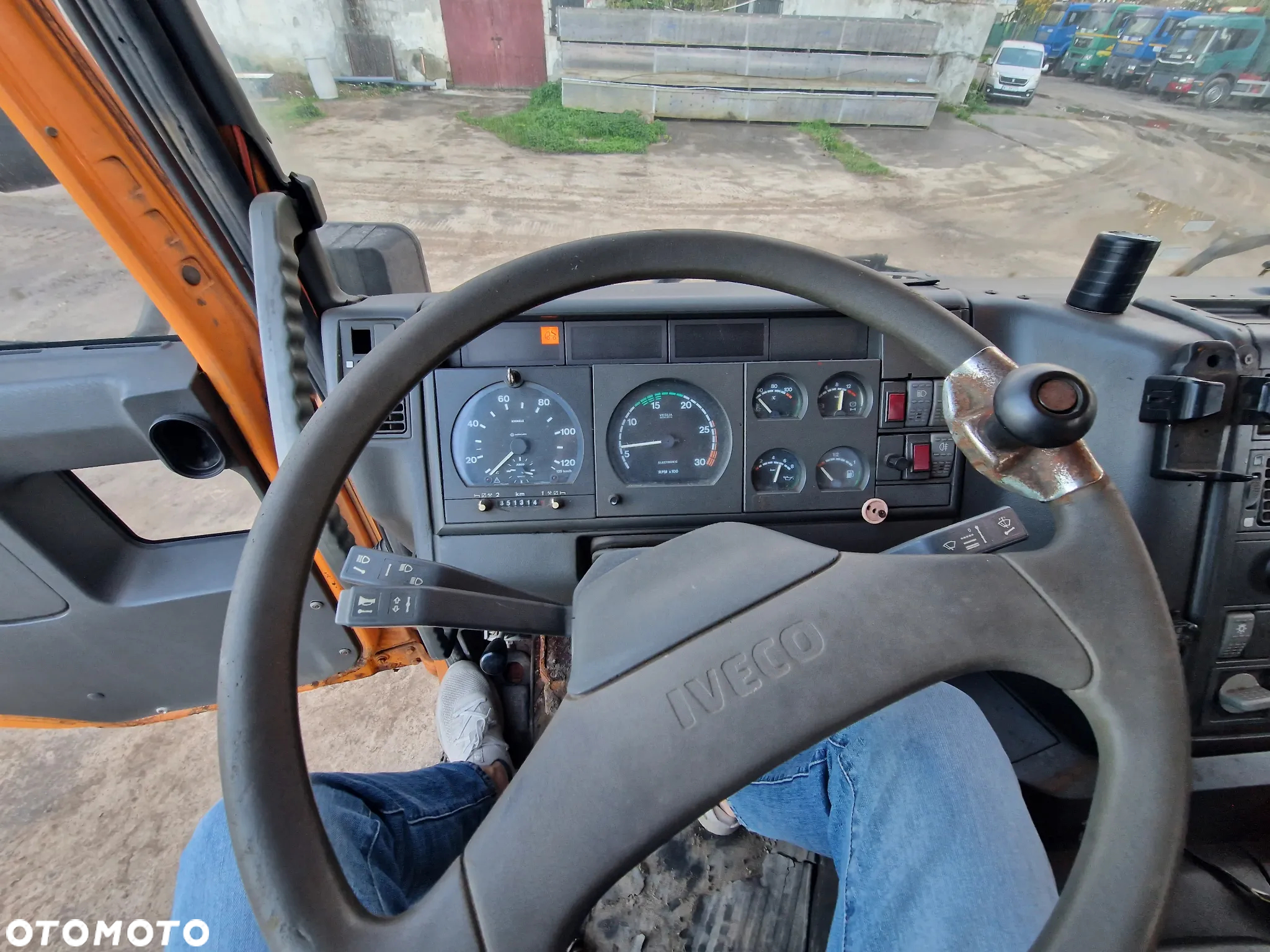 Iveco Eurotrakker - 18