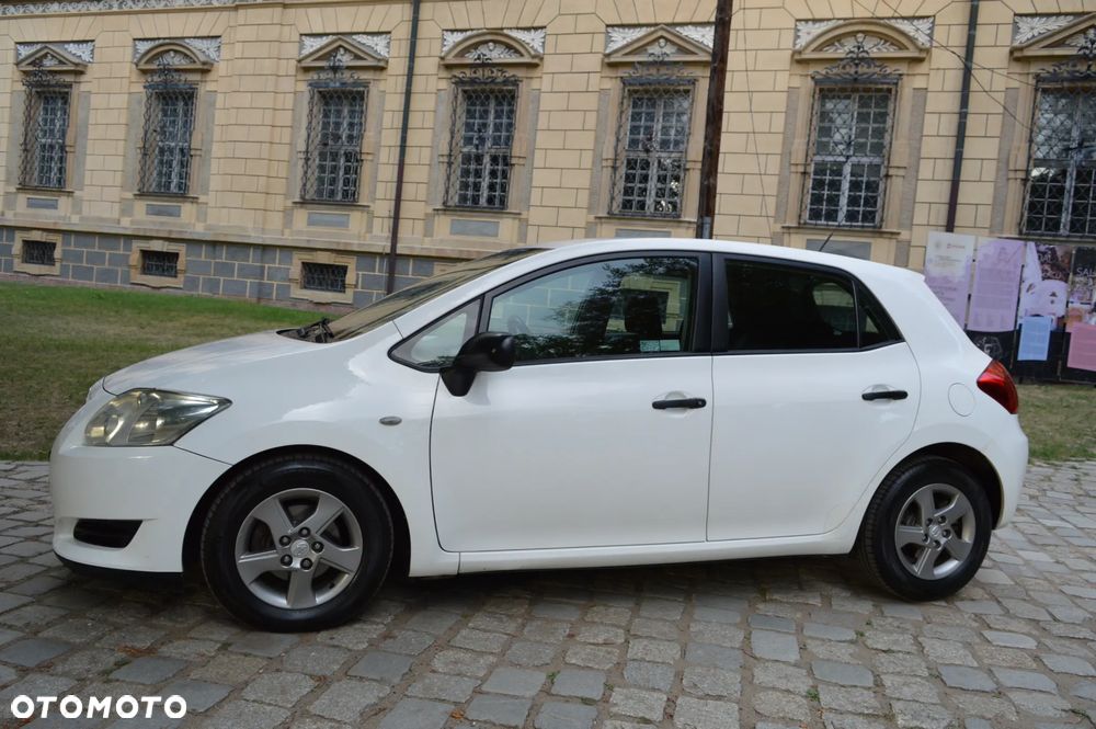 Toyota Auris 1.4 D-4D Luna - 2