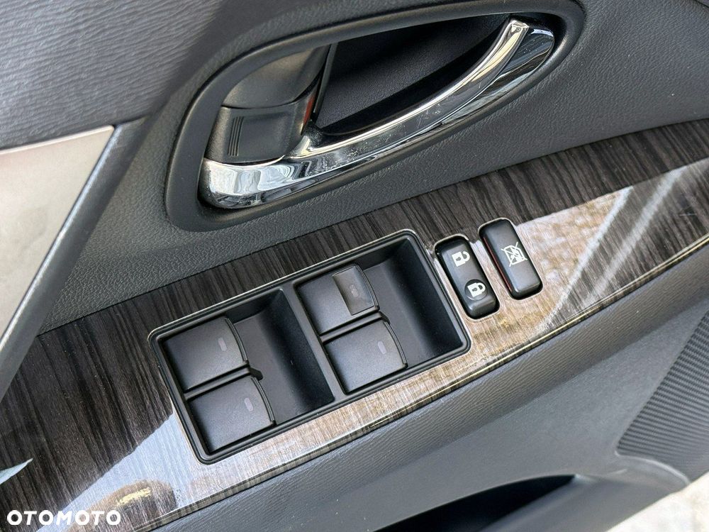 Toyota Avensis 2.0 Premium MS - 8