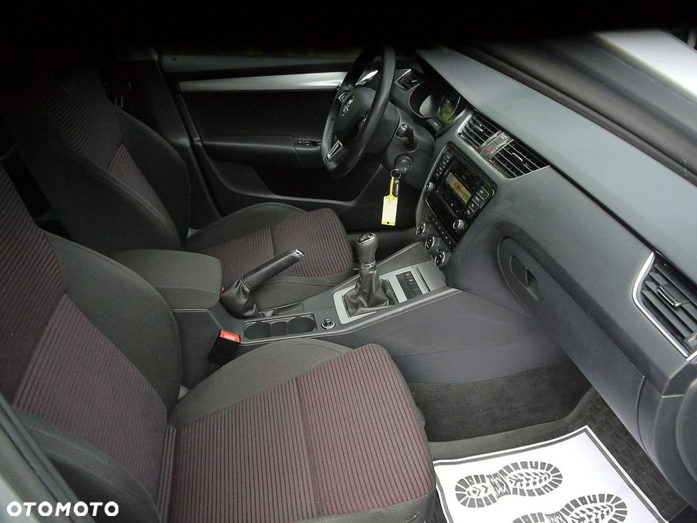 Skoda Octavia 2.0 TDI Sportline - 28