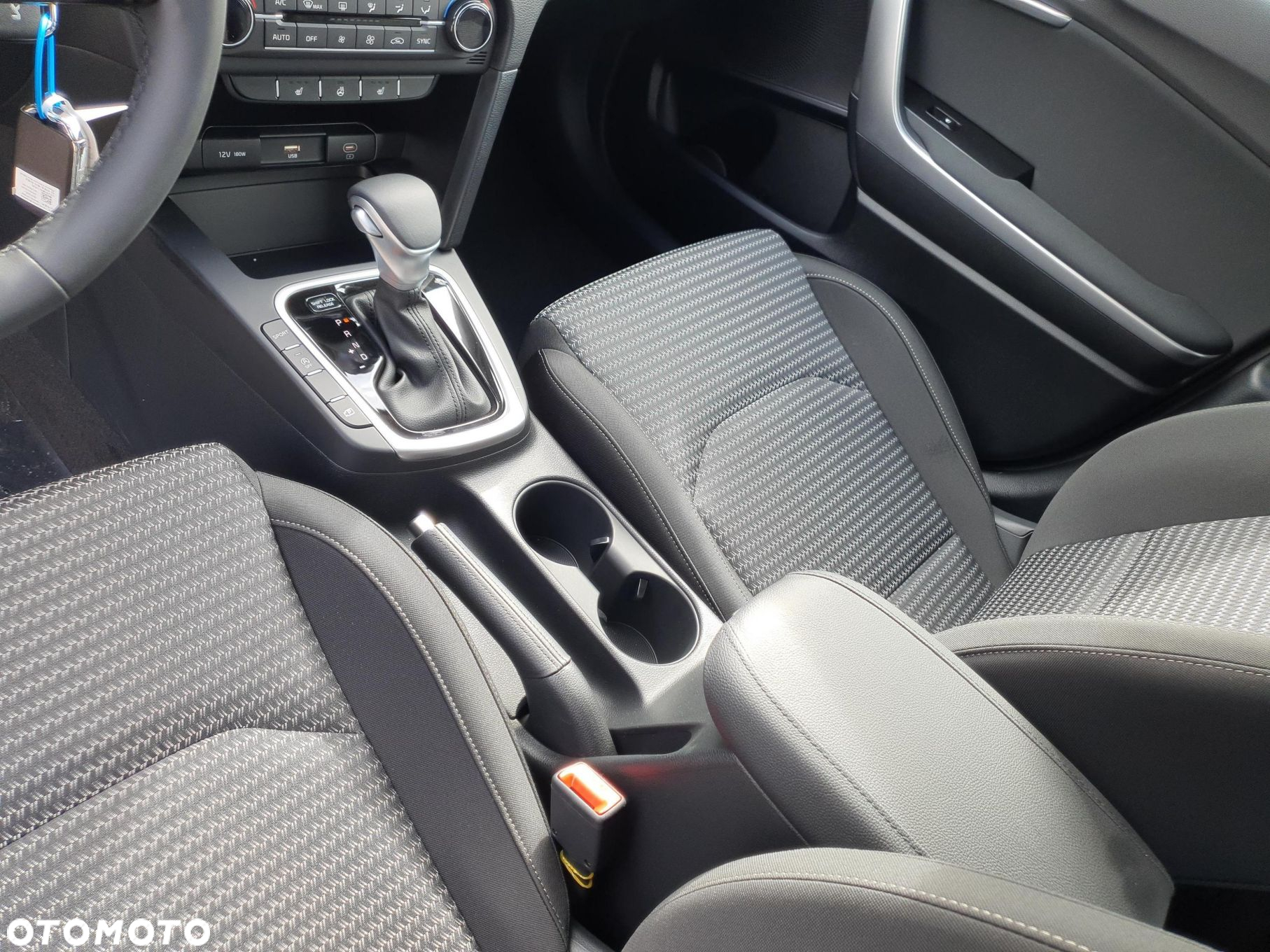 Kia Ceed 1.5 T-GDI M DCT - 14