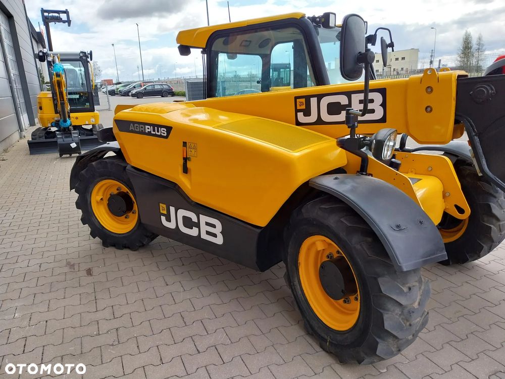 JCB 525-60 AG Plus - 13