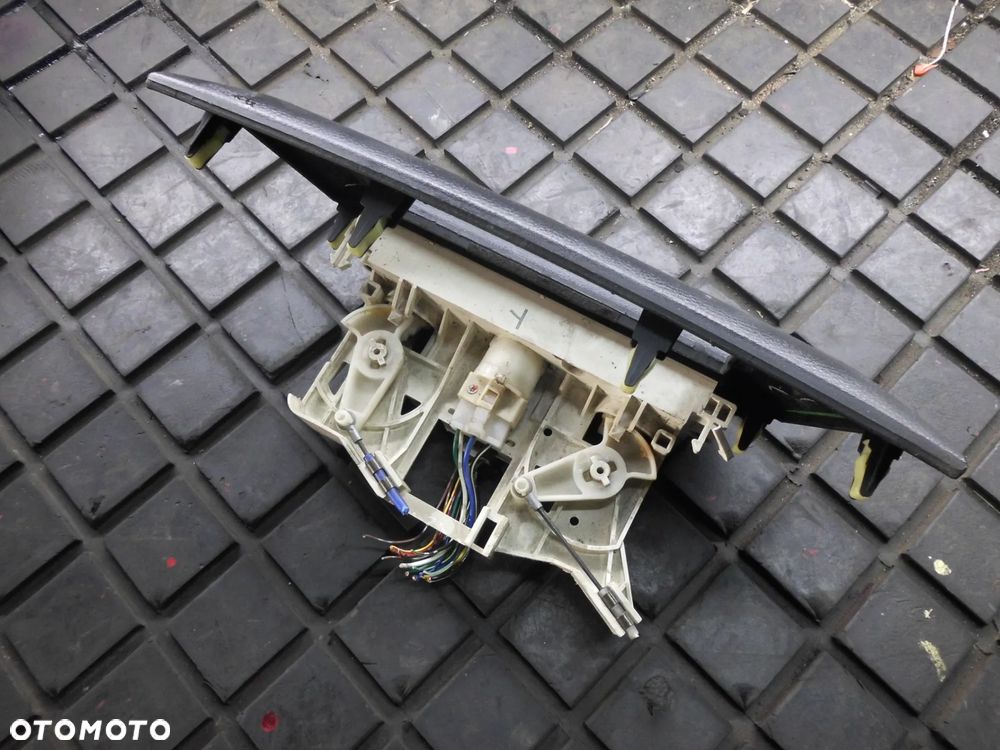 MITSUBISHI LANCER VII PANEL KLIMATYZACJI MN185097HA - 2