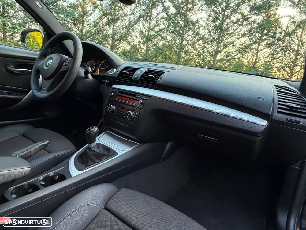 BMW 118 d Pack M - 11