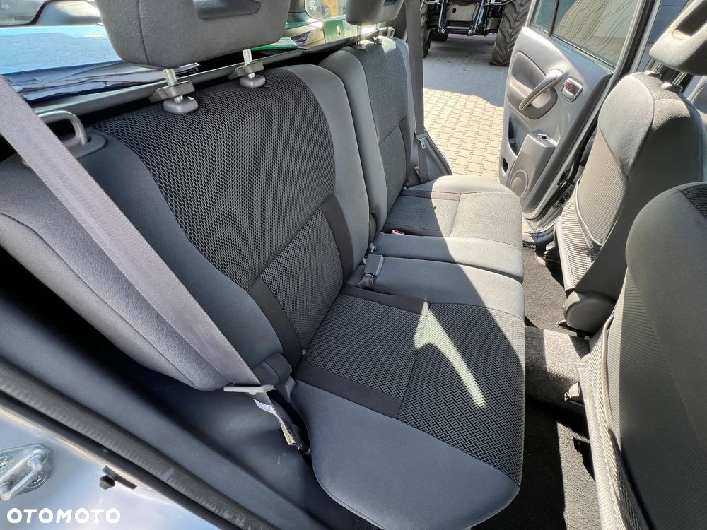Toyota RAV4 2.0 D-4D 4x4 - 17