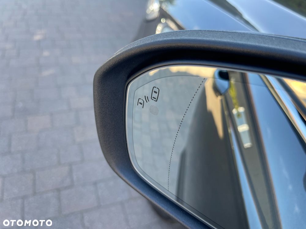 Ford Mondeo 2.0 Hybrid Titanium - 24
