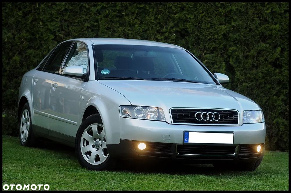 Audi A4 Limousine - 1