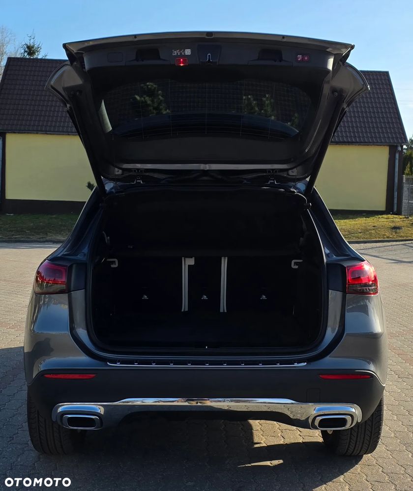 Mercedes-Benz GLA 250 4Matic 8G-DCT Progressive - 11