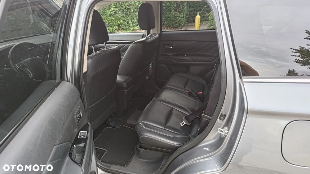 Mitsubishi Outlander Intense + - 14