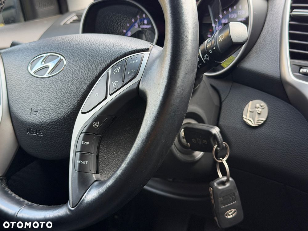 Hyundai i30 blue Kombi 1.4 YES Silver - 21