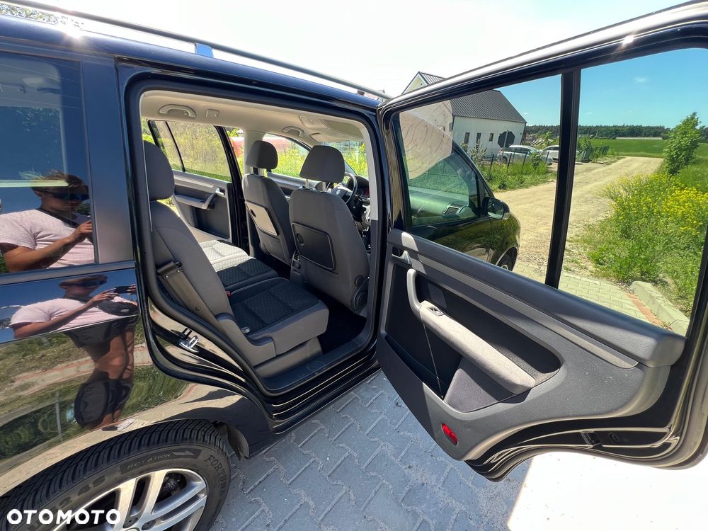 Volkswagen Touran - 18