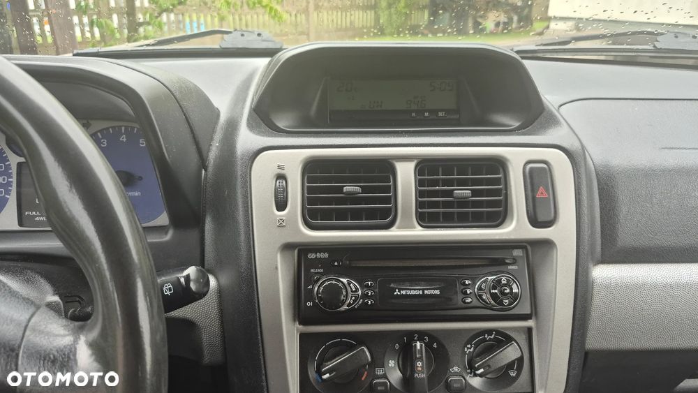 Mitsubishi Pajero Pinin - 9