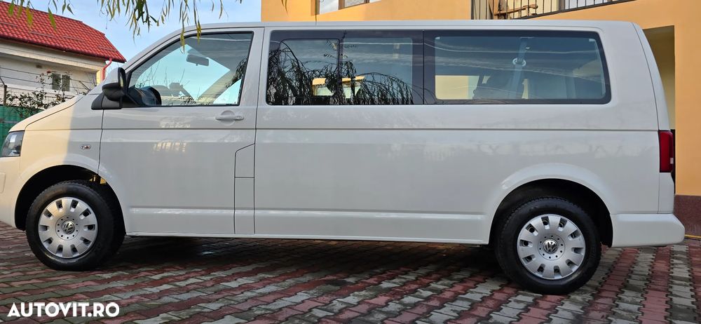 Volkswagen Caravelle - 10