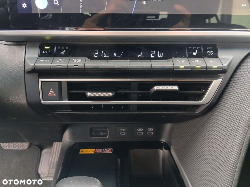 Toyota Camry - 33