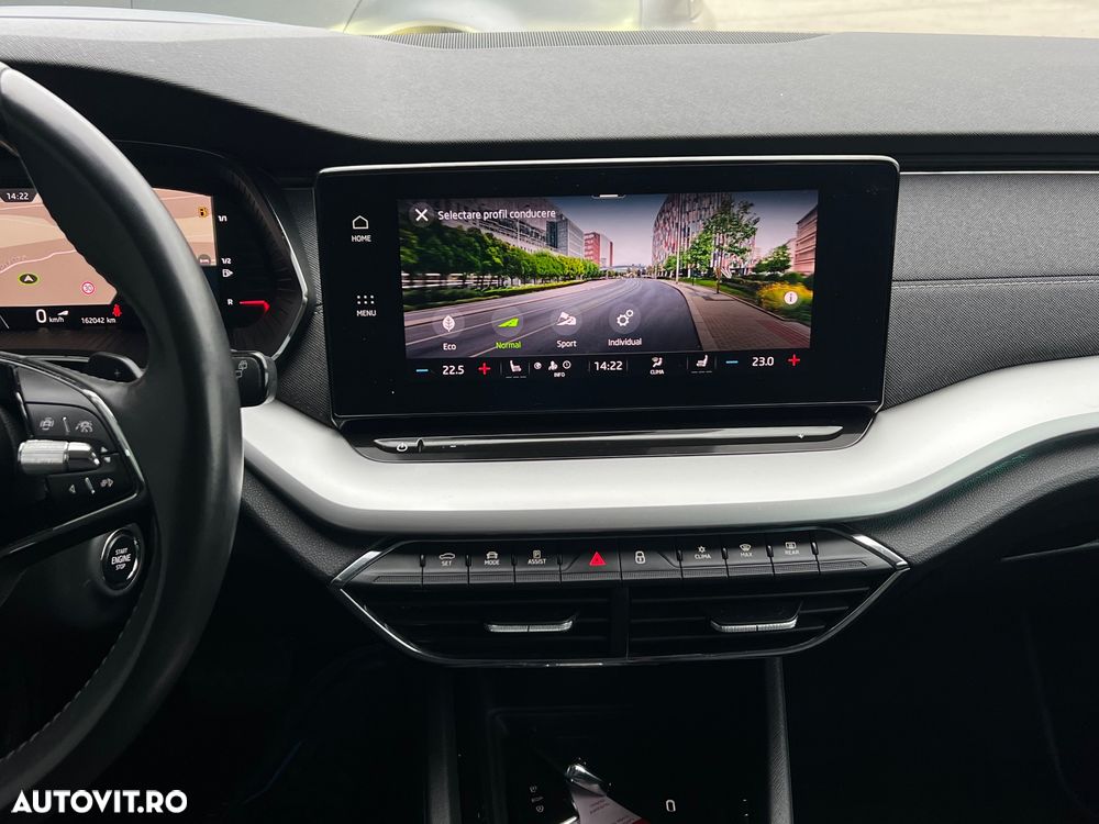 Skoda Octavia Combi 2.0 TDI DSG First Edition - 11