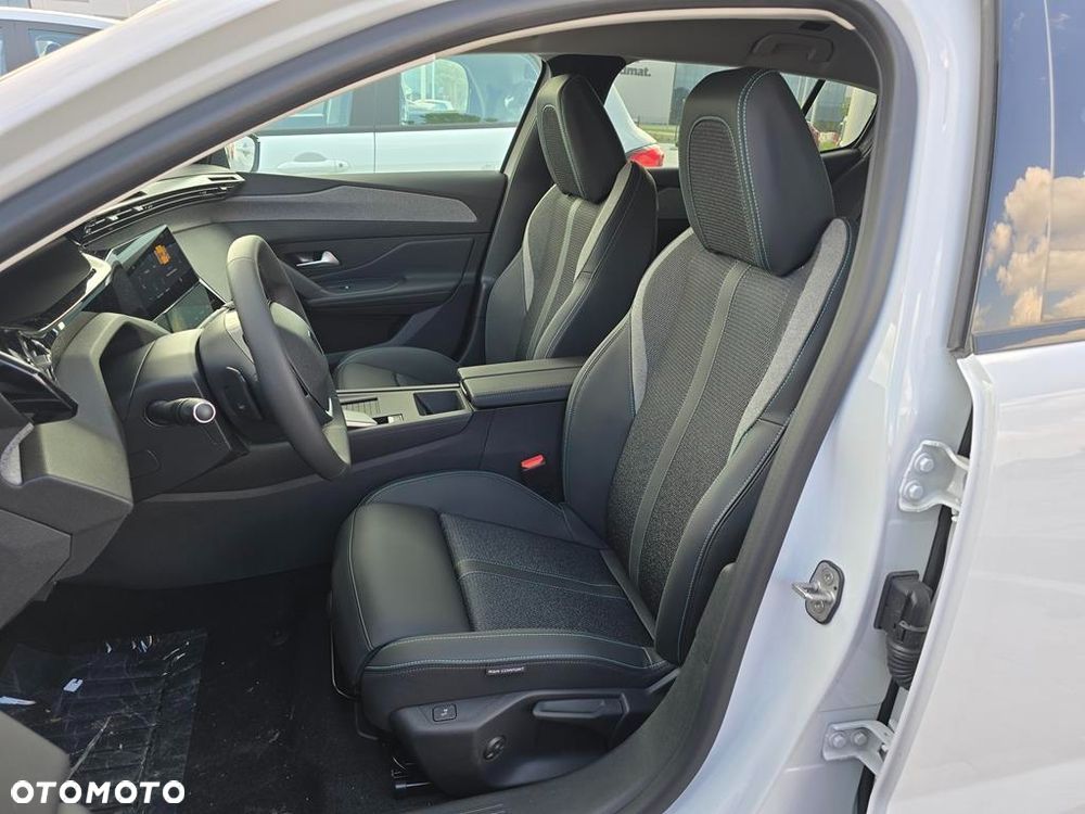 Peugeot 408 1.2 PureTech mHEV Allure S&S e-DSC6 - 11