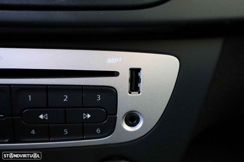 Renault Mégane Sport Tourer 1.5 dCi Comfort SS - 31