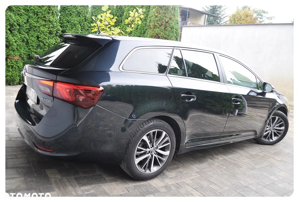 Toyota Avensis Touring Sports 1.8 Business Edition - 2