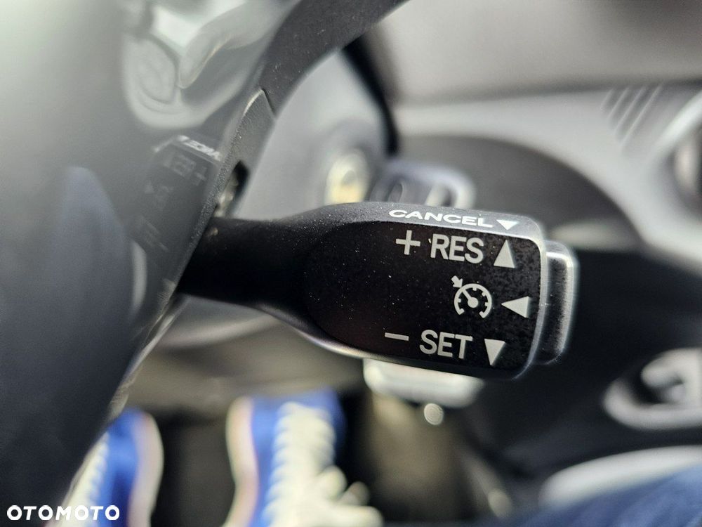 Toyota Yaris Hybrid 100 Business Edition - 27