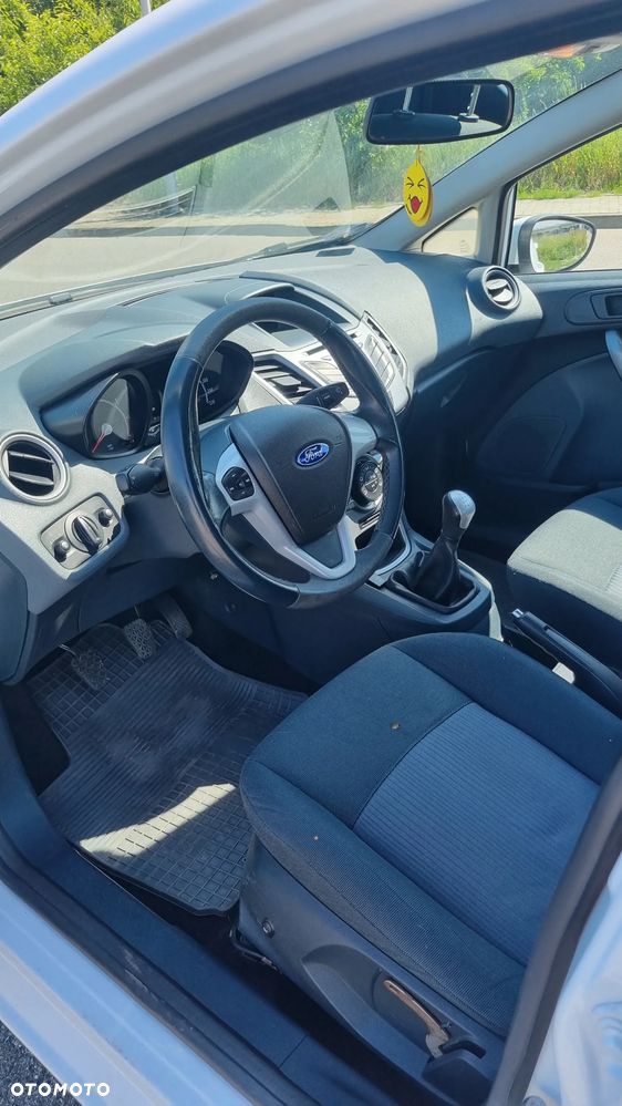 Ford Fiesta - 10