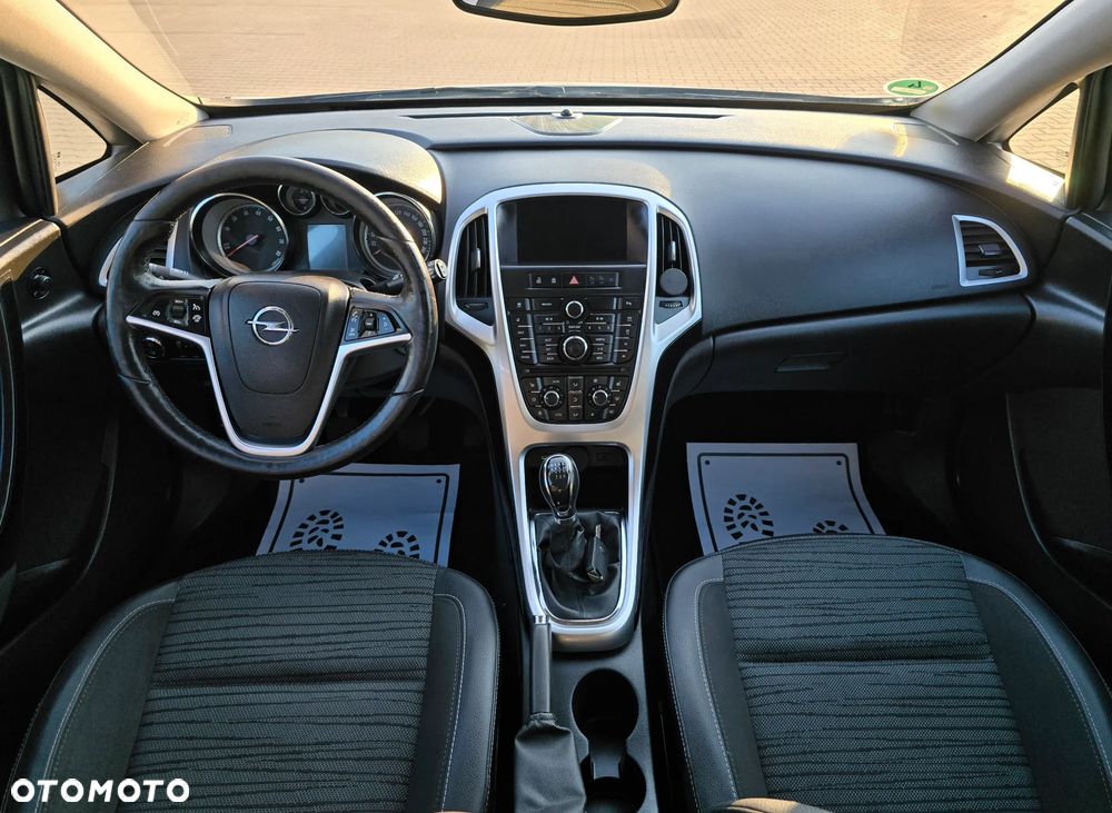 Opel Astra 1.4 T Cosmo - 26