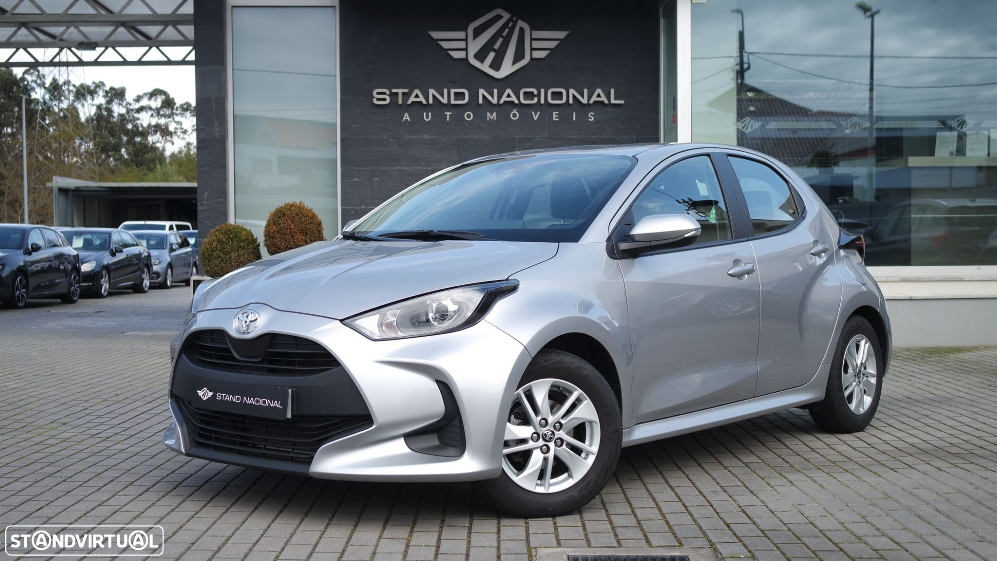 Toyota Yaris 1.0 VVT-i Comfort Plus - 2