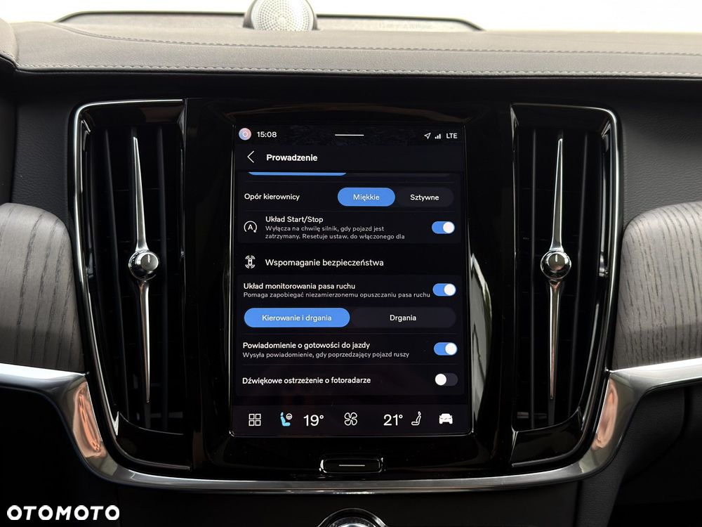 Volvo V90 Cross Country - 35