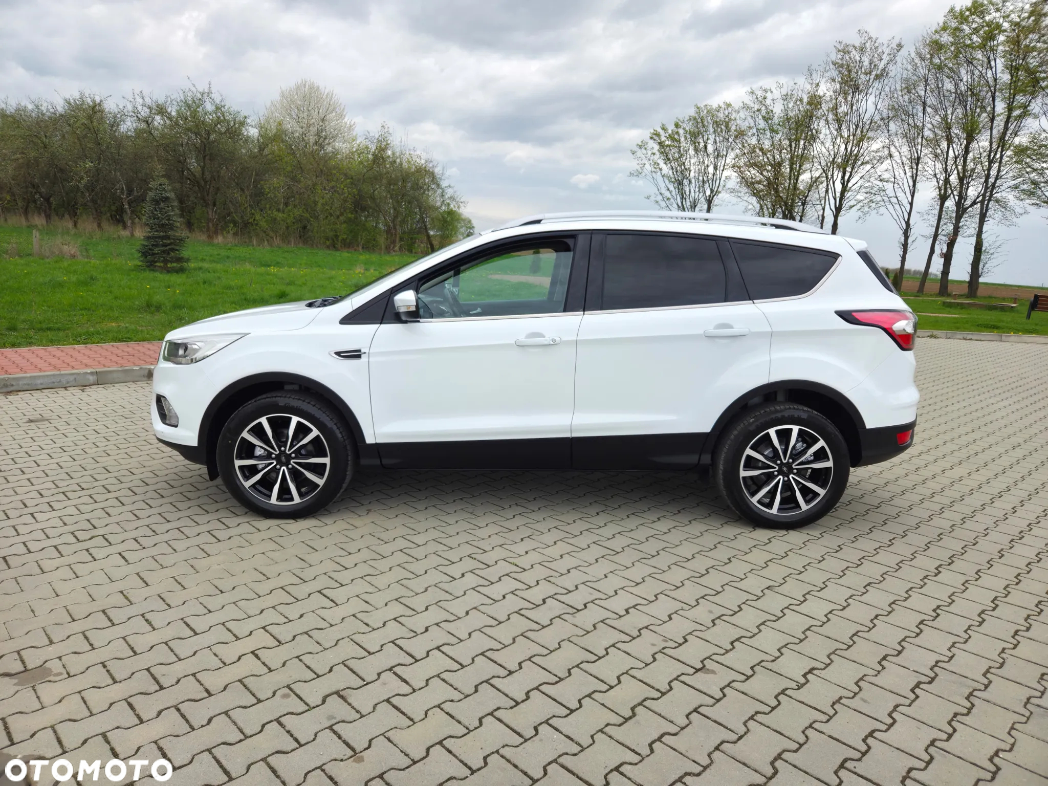 Ford Kuga 1.5 EcoBoost FWD Titanium - 10
