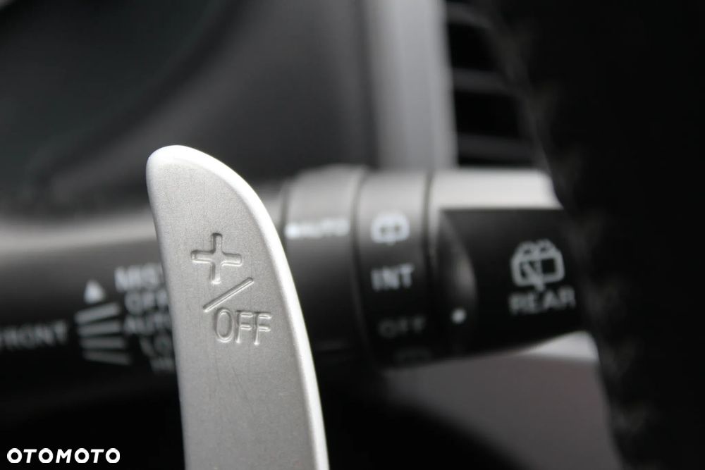 Mitsubishi Outlander 2.0 2WD CVT Invite - 32